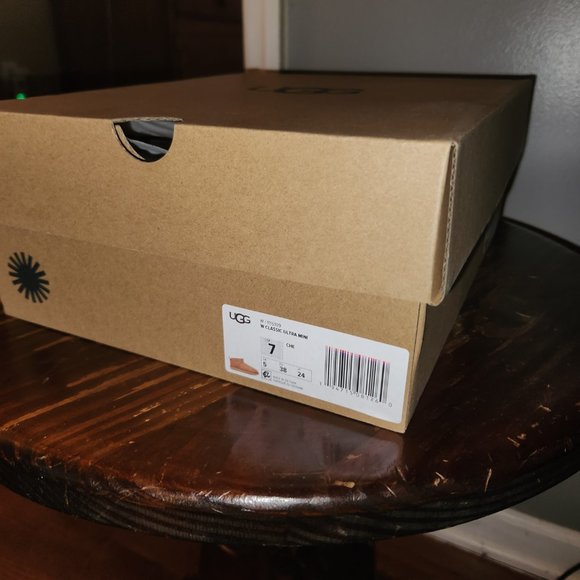 Uggs Ultra Mini chestnut in color - Picture 2 of 2
